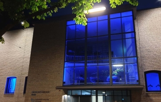 Das Baukunstarchiv NRW erstrahlte anlässlich des Europatags am 9. Mai in blauem Licht. - Foto: Julia Neuhaus - Vorschaubild