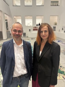 Freuten sich über die Ausstellungseröffnung: Renata Jaworska und Marcus Schwier - Foto: Christof Rose / Architektenkammer NRW